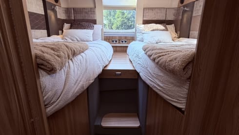 Swift semi-integrale caravan met 6 slaapplaatsen, vanaf 2018.