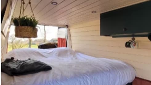 Barry – 2p Volkswagen campervan from 2006
