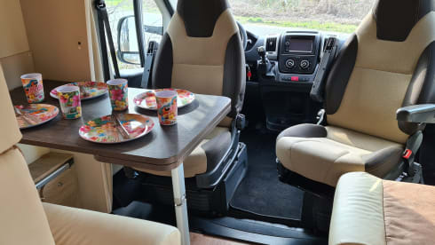 Dolly – Luxury camper with plenty of storage space.