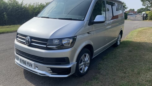 Silver Surfer – VW T6 camper ~ 4 Berth ~ insurance included 