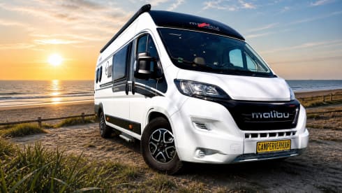 Making Memories 5 – 2023 Malibu Charming GT640 Super Deluxe Bus Camper Skyview
