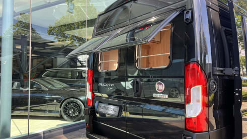 Complete Camperbus – Pössl camper Automaat met dakairco