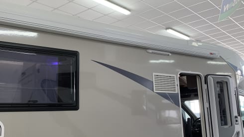 Vacanza 5 Stelle  – Camper Chausson Titanium 708