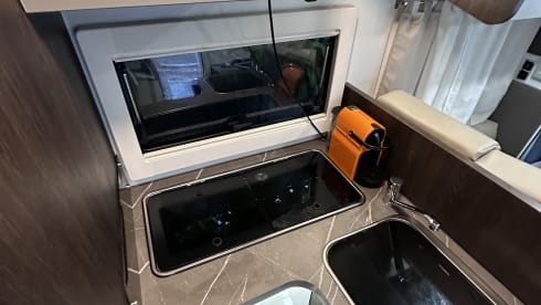 Dreammobile – 5p Benimar semi-integrated from 2021