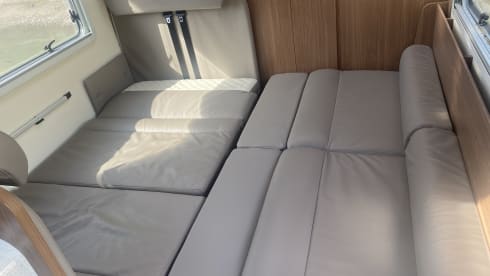 Argos 747 – Modern, bright, comfortable space miracle