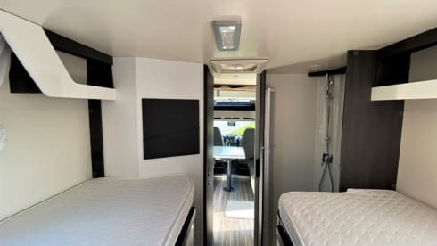 Luxurious, modern family camper