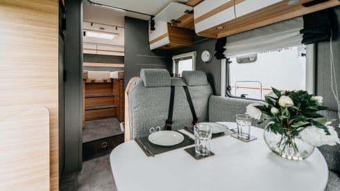 H7 – Fiat Dethleffs Just 90 Ideal family van or 2 couples