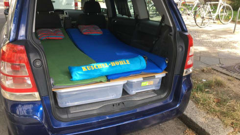 Opel Zafira – Camping pour deux personnes