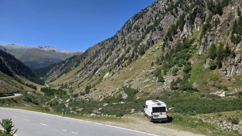 Ragnar – Votre camping-car confortable avec des lits transversaux spacieux et un look naturel !