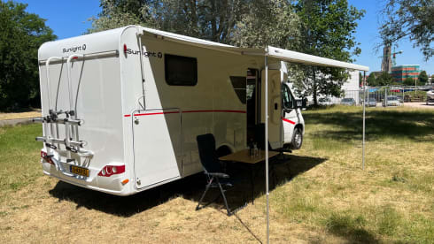 Luxury Sunlight T67 semi-integrated