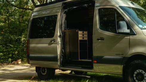 The Beast – 4-sitziger Mercedes-Benz Bus ab 2025