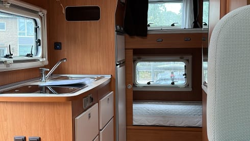 Attractive 6-person family camper with 6 spacious sleeping places