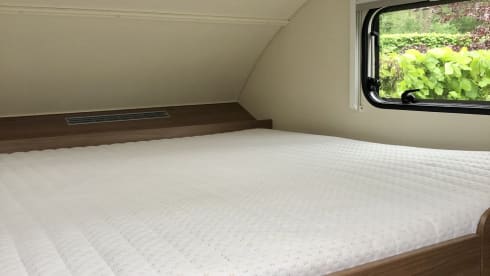 Ooit Is Nu! – Self-sufficient 6 person luxury camper "Ever Is Now"