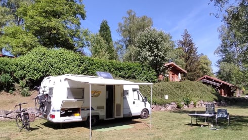 Nice 2 person camper
