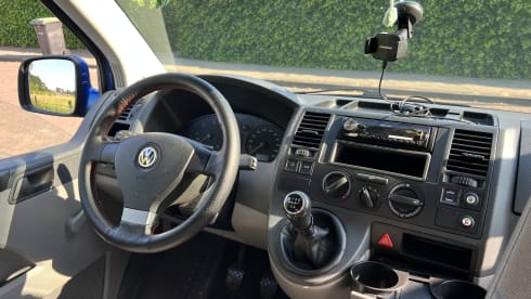 3-seater Volkswagen bus from 2003
