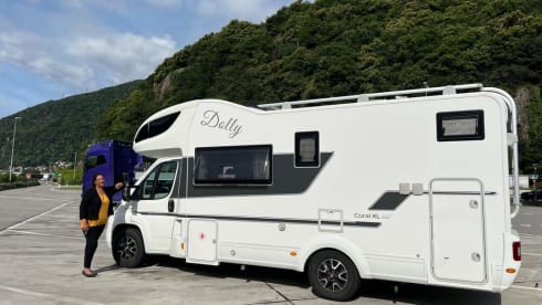 Dolly – Luxury 7 birth Family Motorhome 