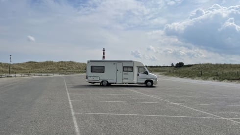 Ons huisje op wielen – 4p Peugeot semi-integrated from 1994