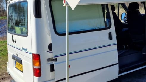 Oldtimer  – 4p Ford Nugget uit 1999