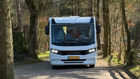 Weinsberg Caracore 700 meg – 4p Fiat integrated from 2024