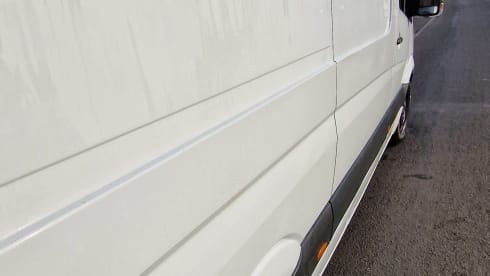Lotties adventures – 3 berth Mercedes-Benz campervan from 2013