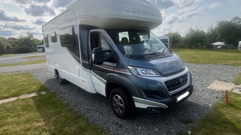 Posh Motorhomes – 4 berth Fiat semi-integrated from 2019