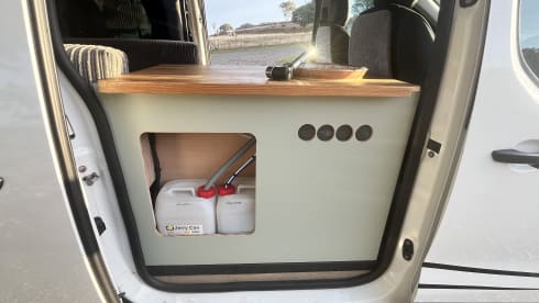 Woody – ⚡ Eco-Friendly Electric Campervan – Sustainable Adventures in Style