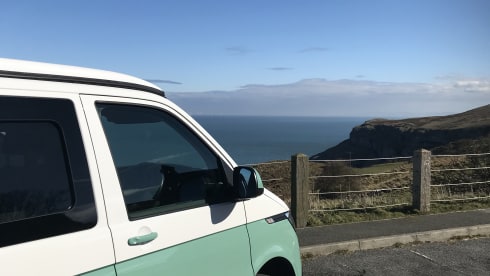 Betsy – Betsy the VW Campervan from 2023 sleeps 4