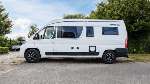Joy – Beautiful 3p Pössl bus camper from 2020