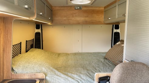 De Groene Waldi – Peugeot Boxer compact camper for rent