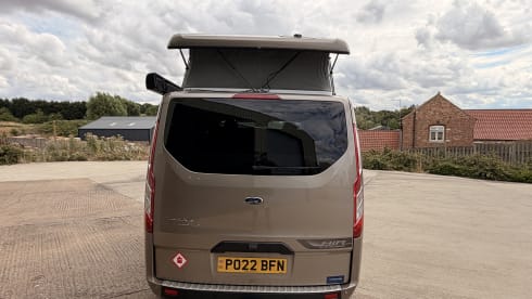 Blondie – 4 berth Ford campervan from 2022