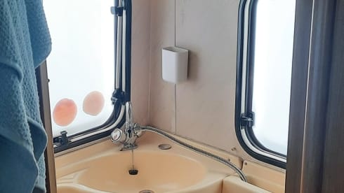 Green 2 – 🚐 Green 2 – Il Nonno dei Camper… ma con il Cuore Caldo e il Frigo Freddo! 🌍