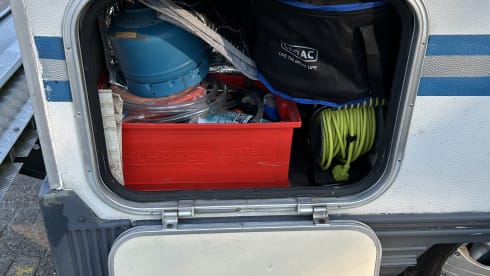 Ouwe Beer – The 'Old Bear' cozy compact camper.