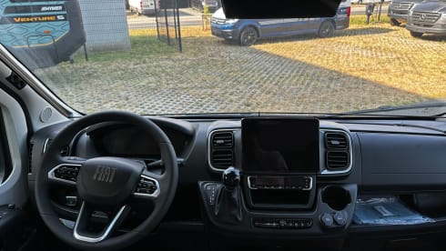 L&C – Gloednieuwe Carado CV 640 automaat luxe, comfort en vrijheid.