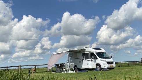 4P Luxury Carado Camper fully equipped