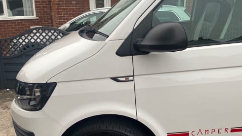 WILFY – 4 berth Volkswagen bus from 2016