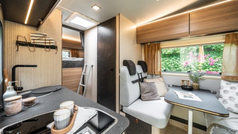 Queen I – 6p Rimor alcove from 2025