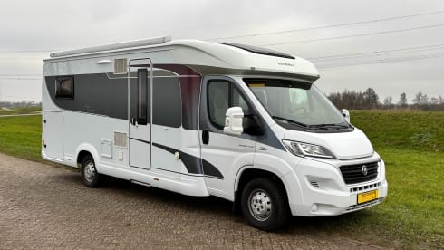 Beautiful Hobby camper 2p