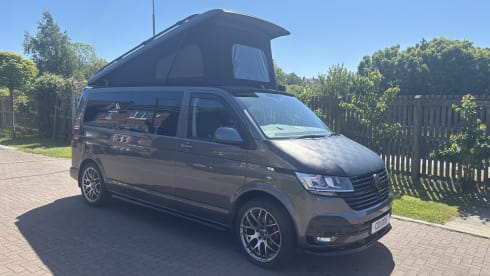 The Grey – 4 berth Volkswagen T6.1 Luxury campervan 