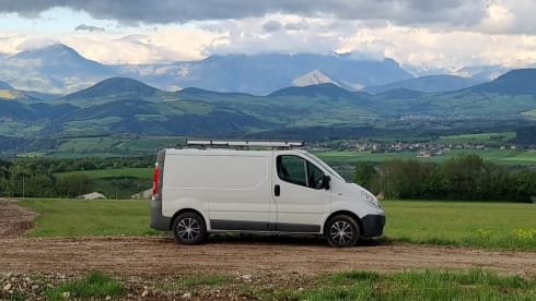 Molly – Beautifully converted Off-grid Campervan