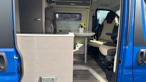 Rijnmondse smurf – 3p Challenger bus uit 2020