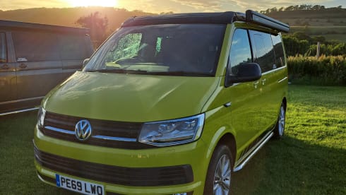 Bumblebee – Luxury 2019 Automatic vw campervan based nr Cockermouth