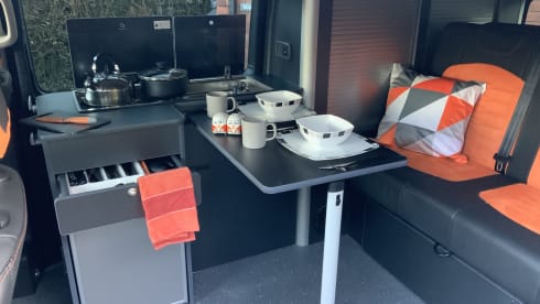 Danny – Danny De Vito 4 Birth Pop Top Campervan (Fully Insured)