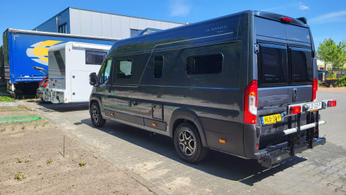 Adria Twin Sport 640 SLB grey – Beautiful, spacious and luxurious camper van with single beds and automatic transmission