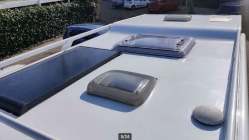 Pèpè – Very neat and spacious camper