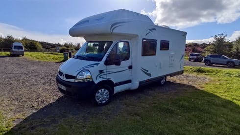 Fantastic, Family Sized Motorhome for Rent - 4 (6) berth