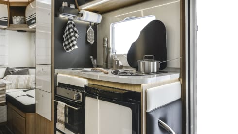 Angus – New 2025 6 Berth off-grid Motorhome