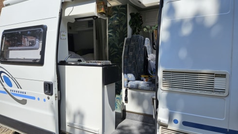 Fox – 3p Adria Mobil bus from 2003