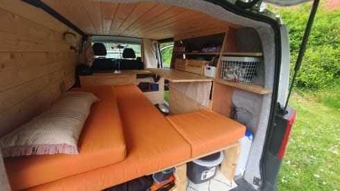 Bus – Omgebouwde VTIO voor te surfen - 2p
