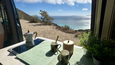 Nuovissimo furgonato Delfin Burstner