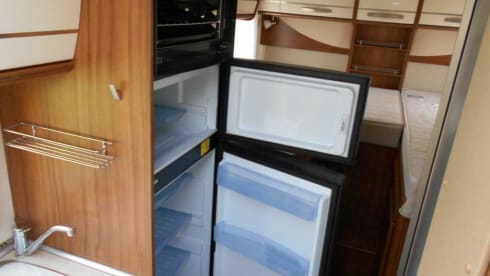Beemster 7 – Hymer, 2 person camper, automatic with many options